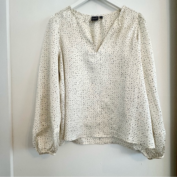 Women’s GAP blouse off white with black dots - Picture 4 of 6